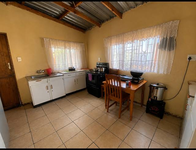 2 BEDROOM HOUSE FOR SALE IN SEBOKENG ZONE 7